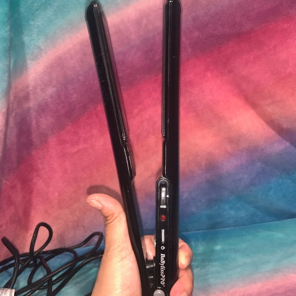 Babyliss  PRO 1” flat iron - Picture 3 of 4